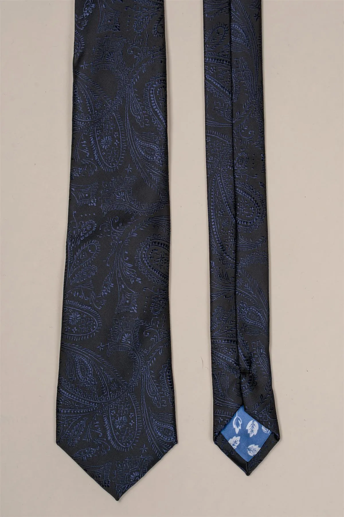 CV813 Tie set