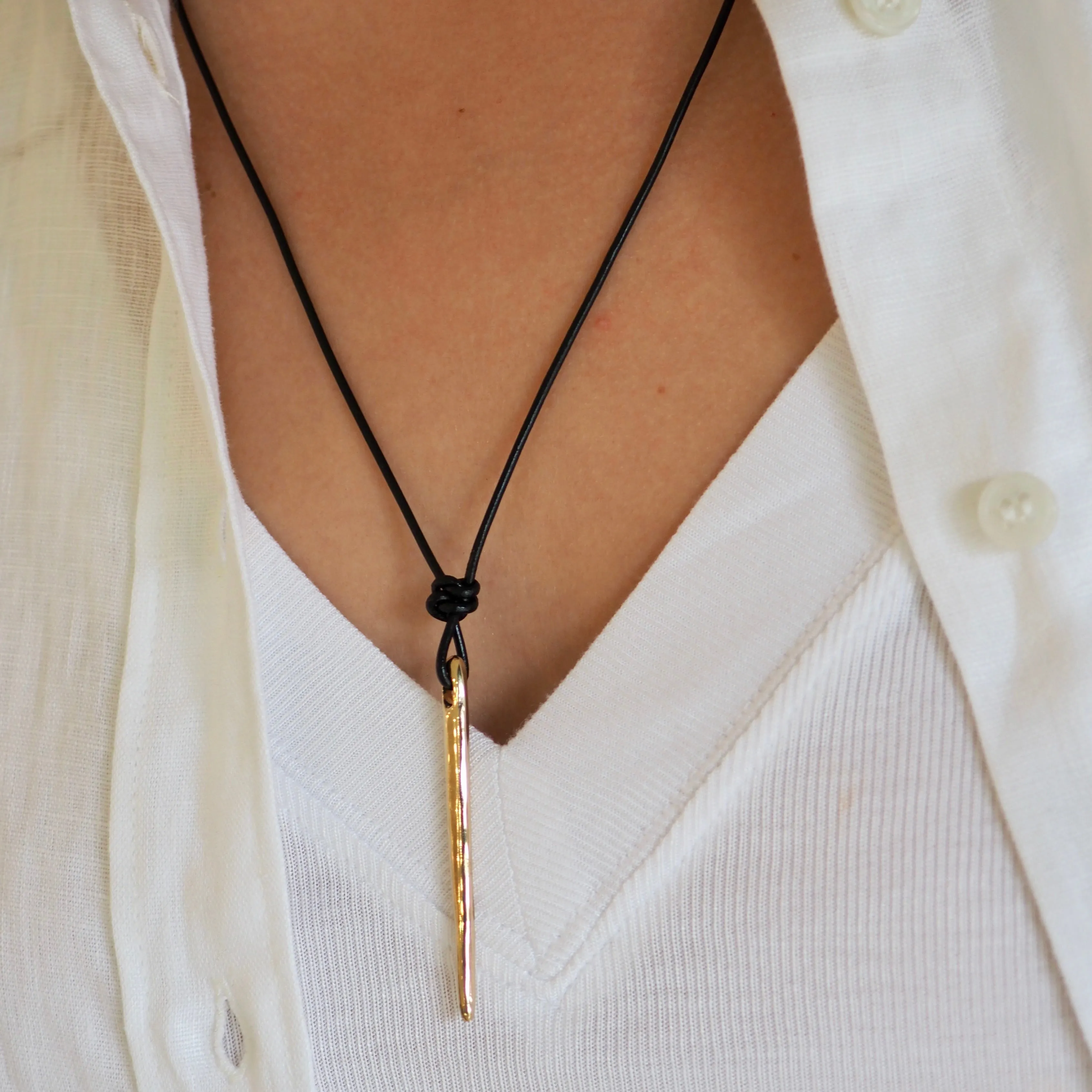 JANEY NEEDLE NECKLACE