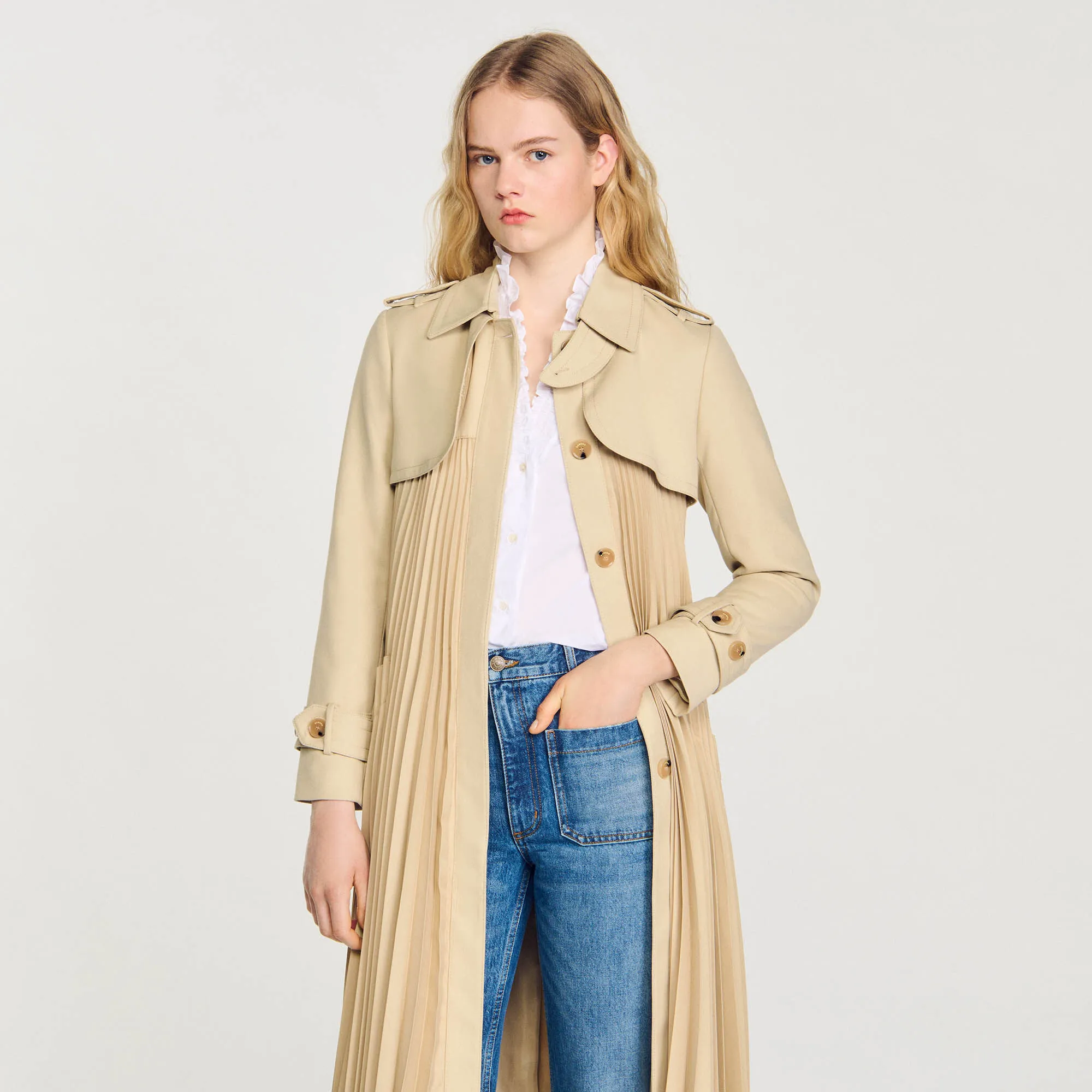 Pleated trench coat with belt