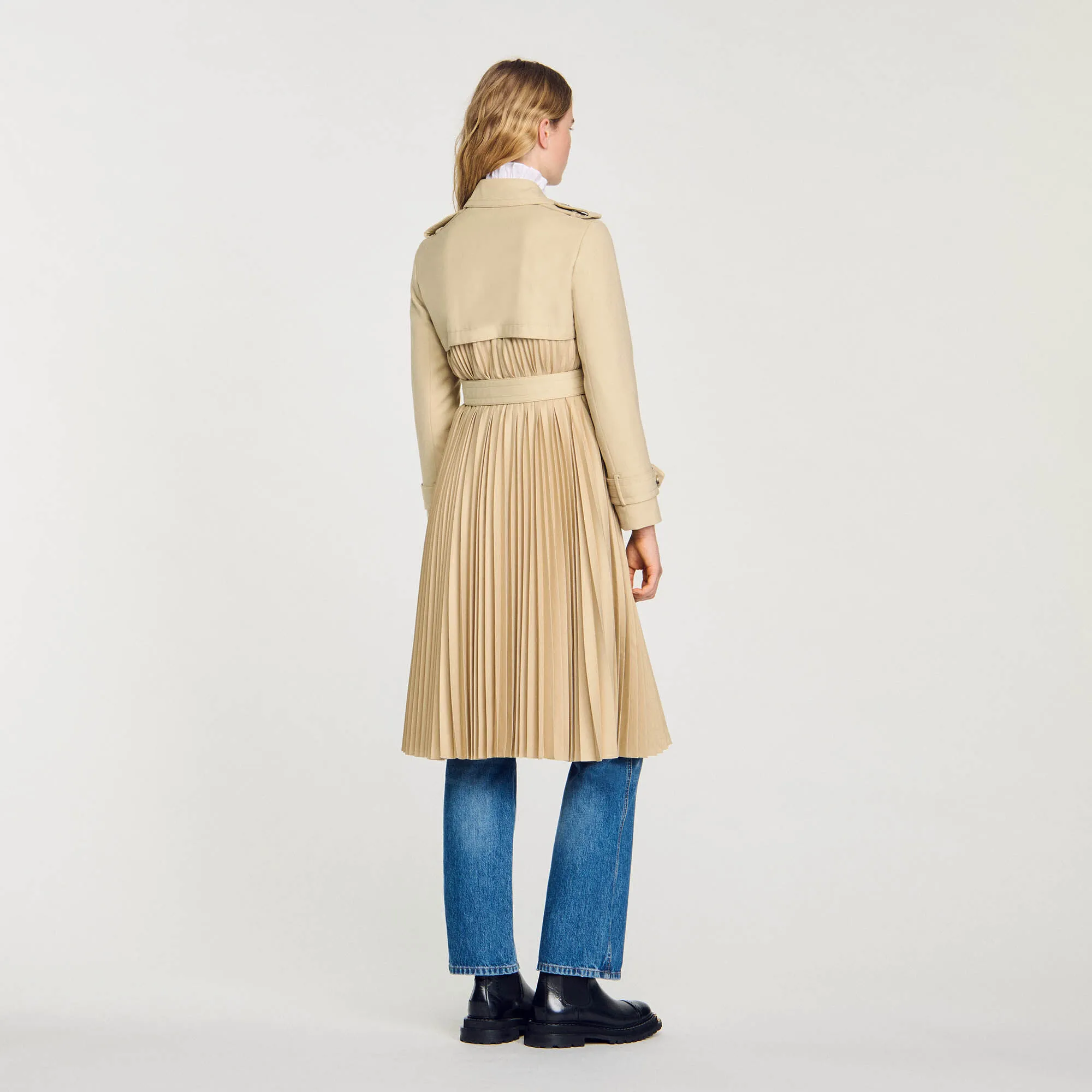 Pleated trench coat with belt