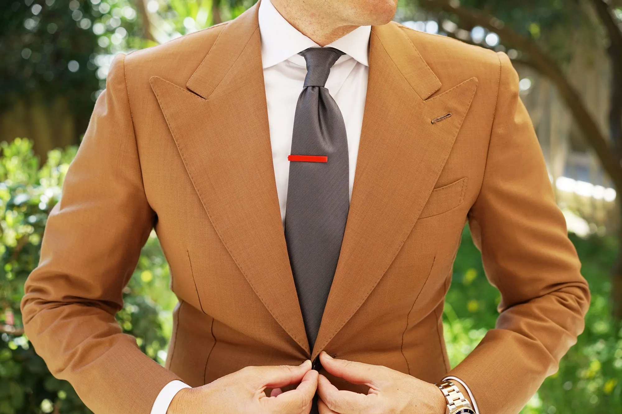 Red Tie Bar